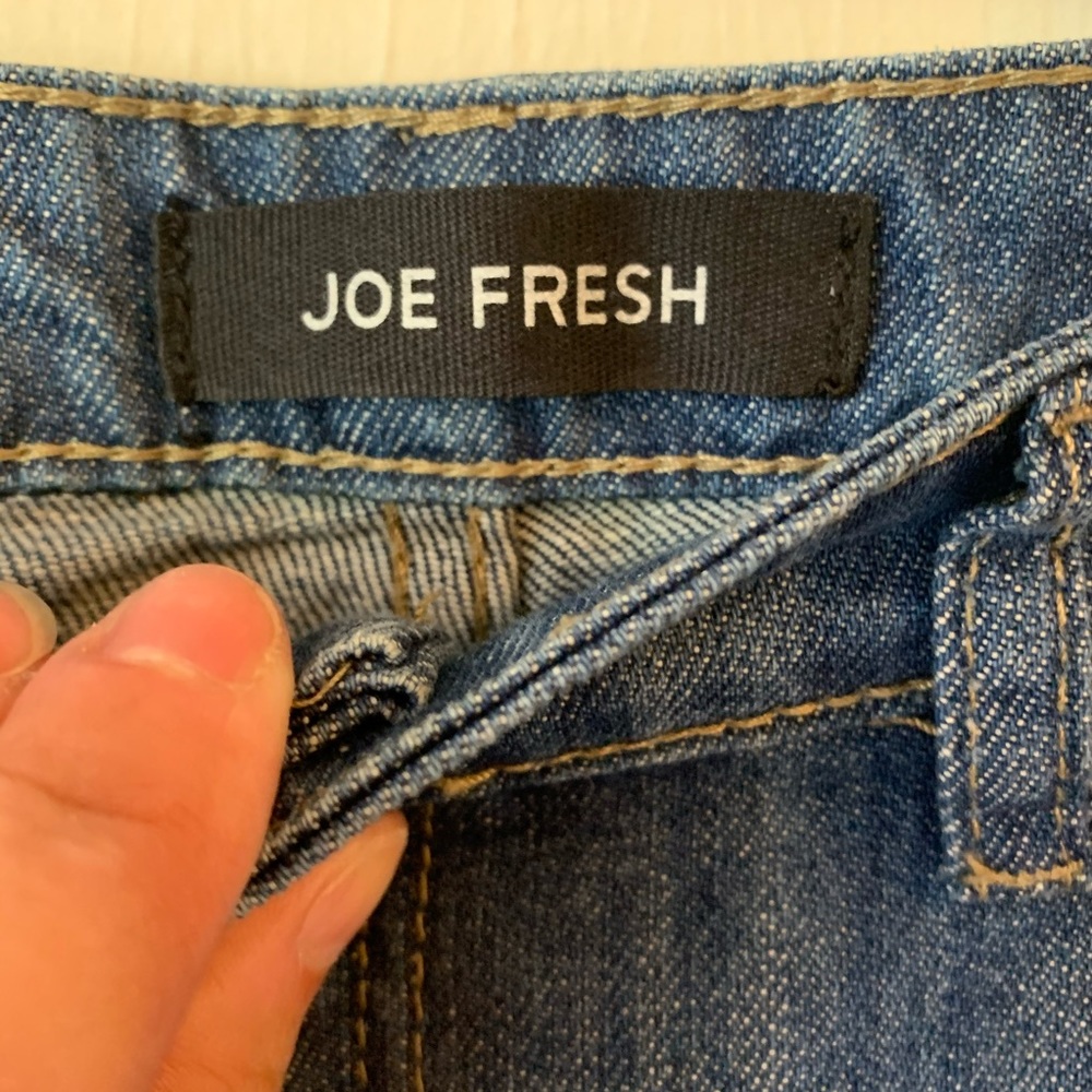 Ladies Distressed Jeans - Picture 2 of 4